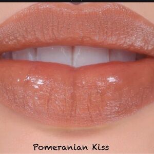 NIB Jeffree Star Pomeranian Kiss Shiny Trap Lipstick